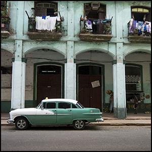 Havana by Bryan Ledgard [CC-BY-SA-2.0 (http://creativecommons.org/licenses/by-sa/2.0)], via Flickr https://flic.kr/p/nhf28N [cropped]